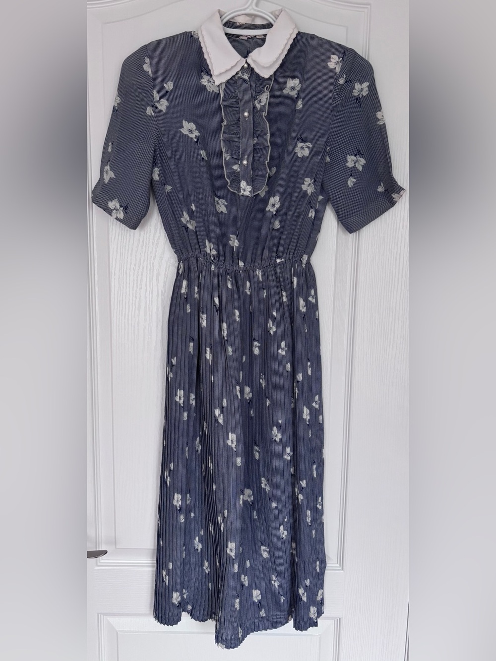 Vintage Navy Floral Ruffle-Front Midi Dress with Contrast Collar